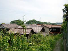 橋立の赤瓦の町並み