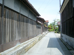 石畳と塀