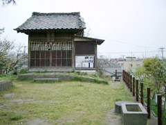 新潟市四ツ屋町の住吉神社(右下隅に方角石)