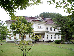 隠岐郷土館(旧島根県隠岐支社庁舎等)