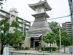 高燈籠(巨大です!)