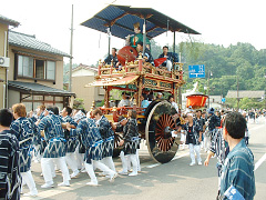 村上大祭(7月6、7日、写真提供:村上市)