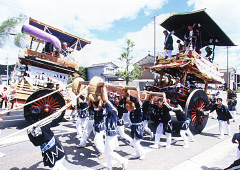 瀬波大祭(9月3、4日、写真提供:村上市)