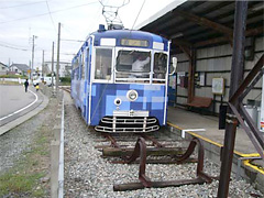 知る人ぞ知る万葉線の終点から渡し船に乗れます