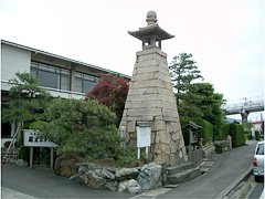 須崎の高燈籠、灯台として毎晩灯がともされました。