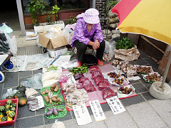 「朝市」品物のコメントが良いです「私の漬けた梅干」「みよが」